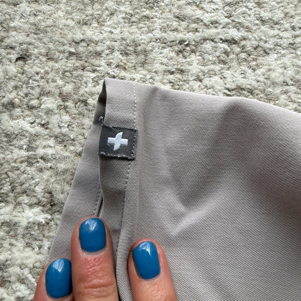 FIGS scrubs - Picture 7 of 9